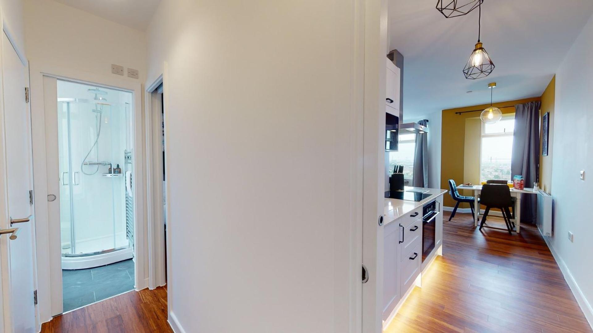 Studio Apartment With 65" Smart Tv Нюпорт Екстериор снимка